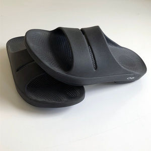 Oofos Recovery Slide Sandals